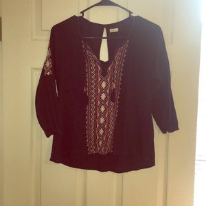 Hollister Mid-Sleeve Tribal Top